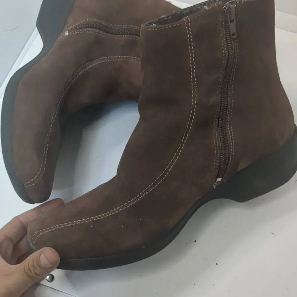 Clarks Brown Suede Leather Oxford Chelsea Boot Bootie Women's 10